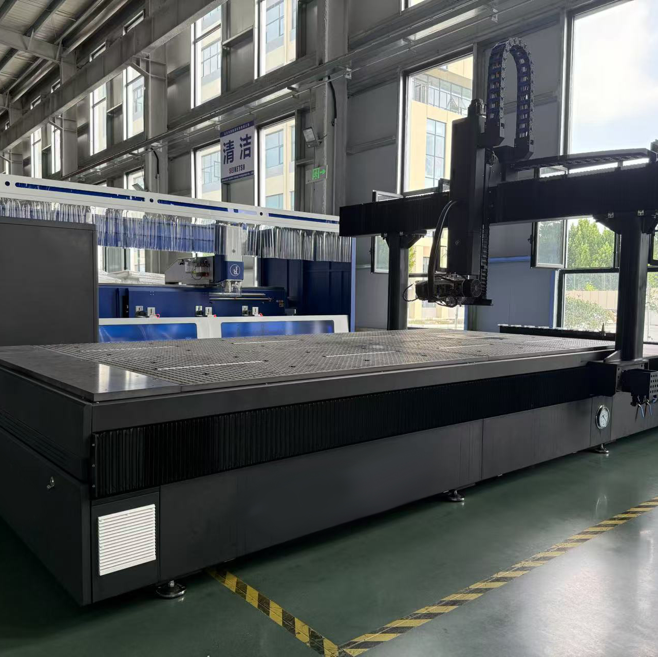 cnc router with &plusmn;90