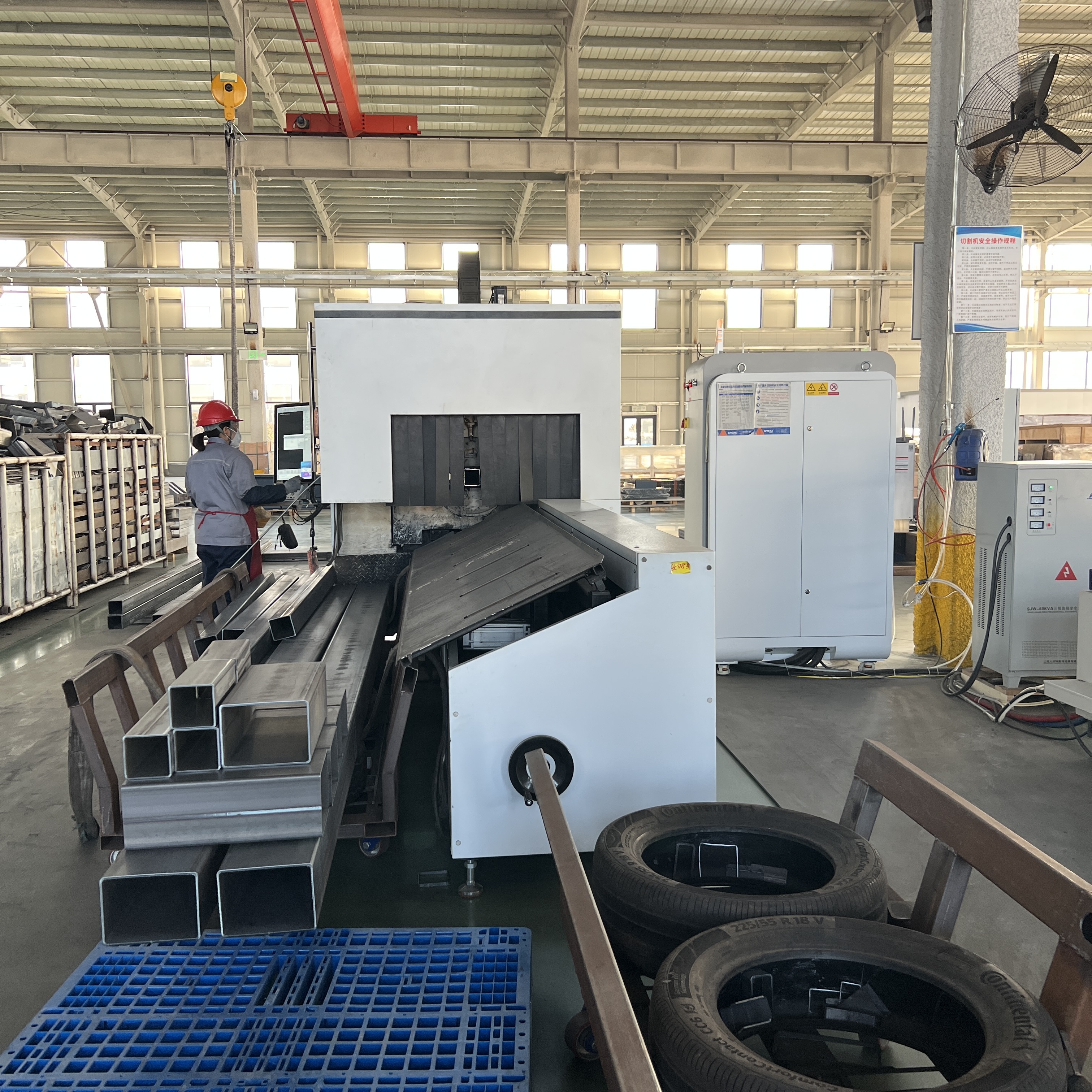 CNC Laser Tube Cutting Machine Automatic Stainless Steel Pipe