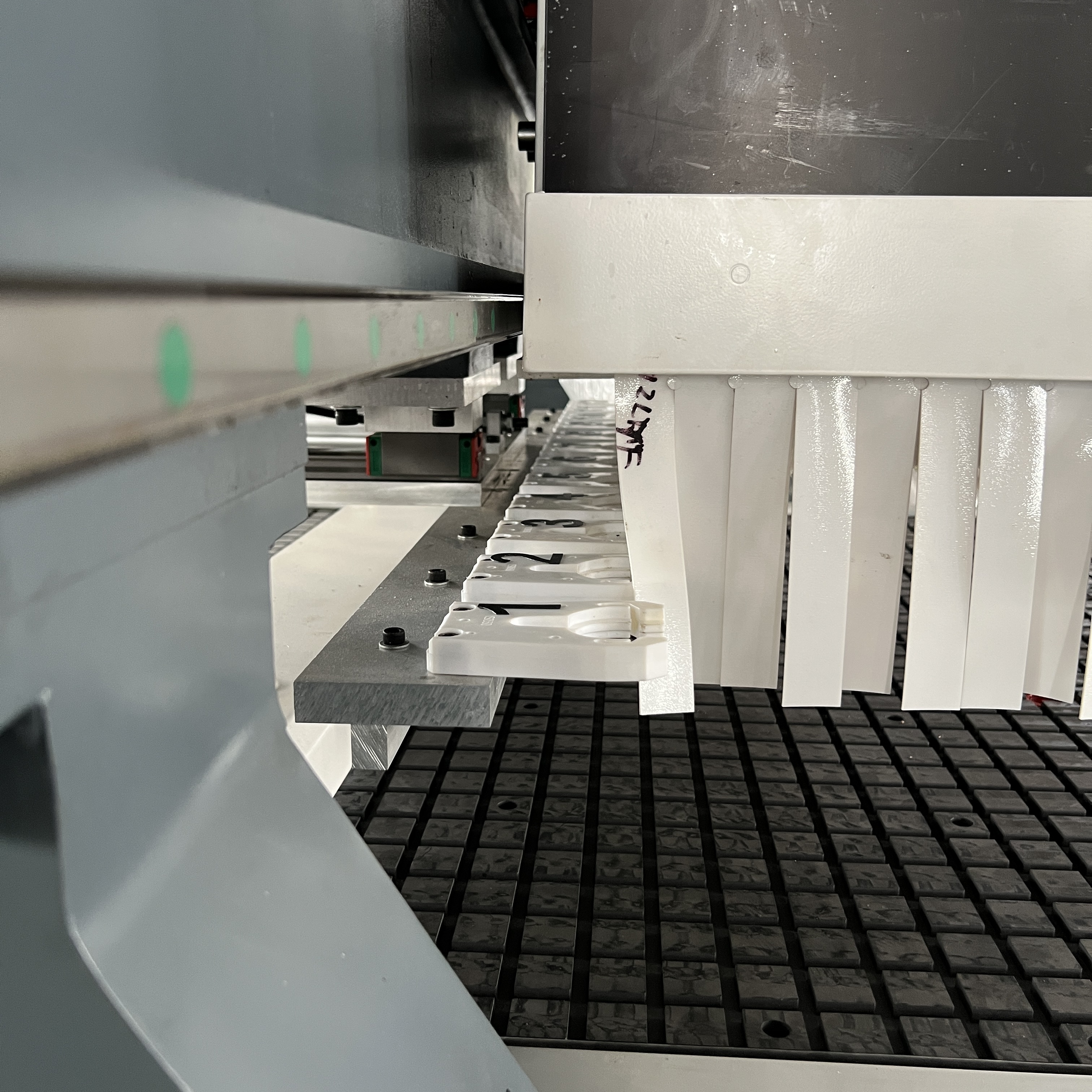 Linear Tool Magazine