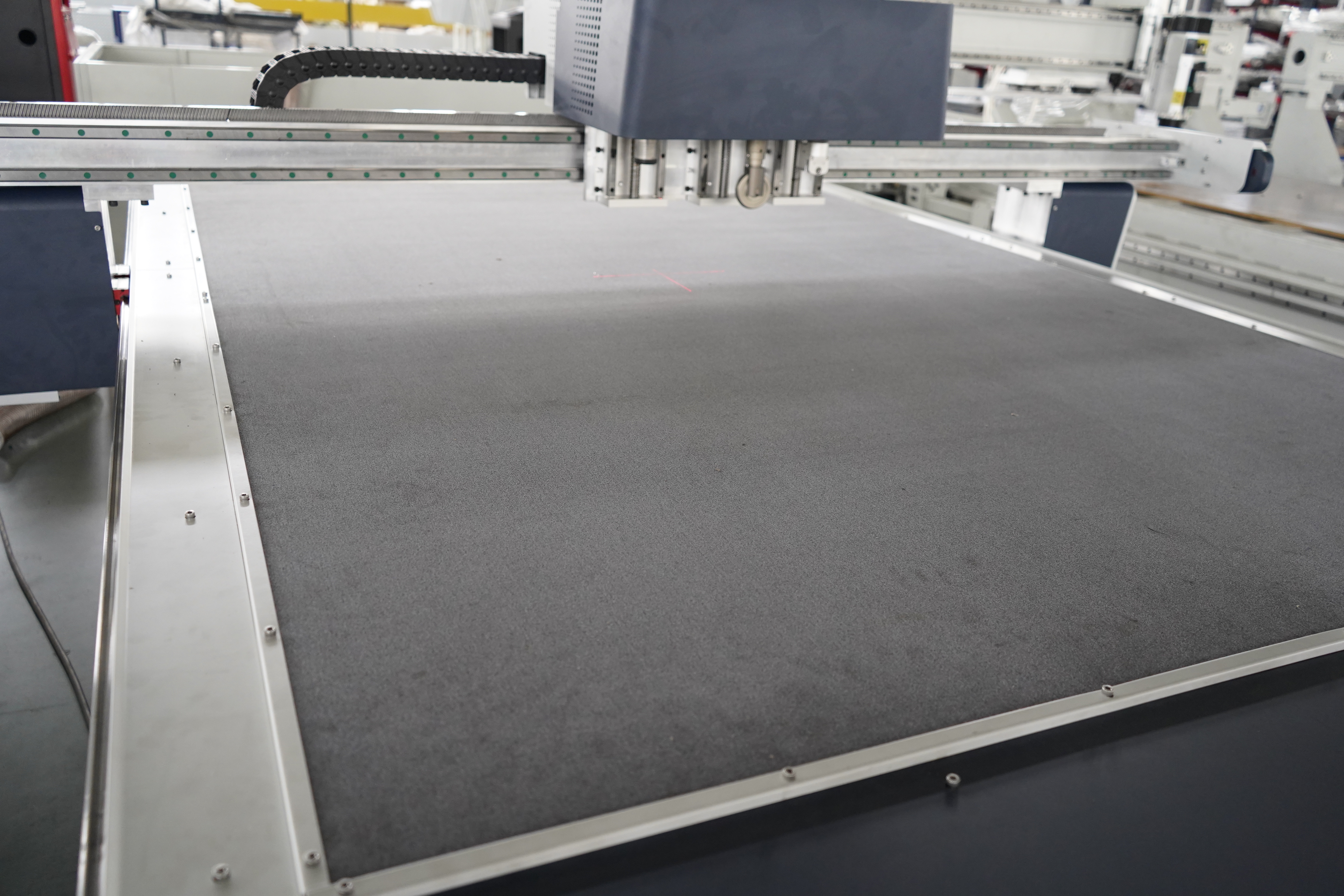 Aluminum honeycomb panel vacuum tabletop with felt attached, fixed table